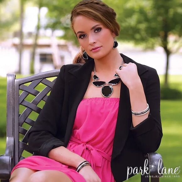 Park Lane | “Main Attraction” Necklace | Silver/Black - Picture 3 of 3